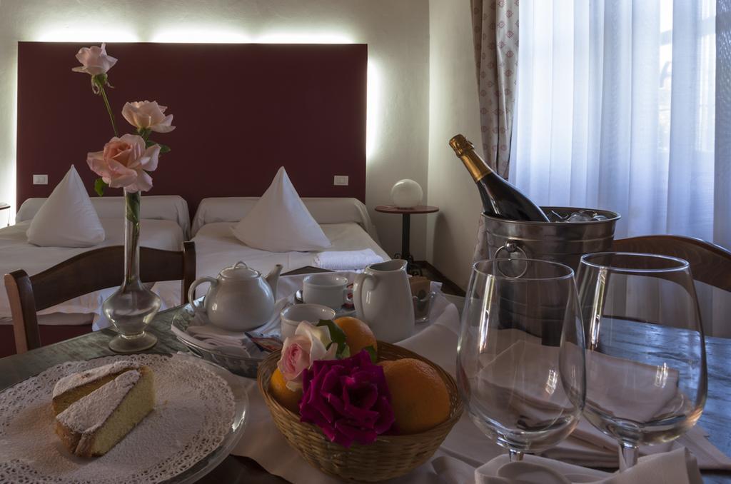 Agriturismo Cascina Marzana 호텔 파비아 외부 사진